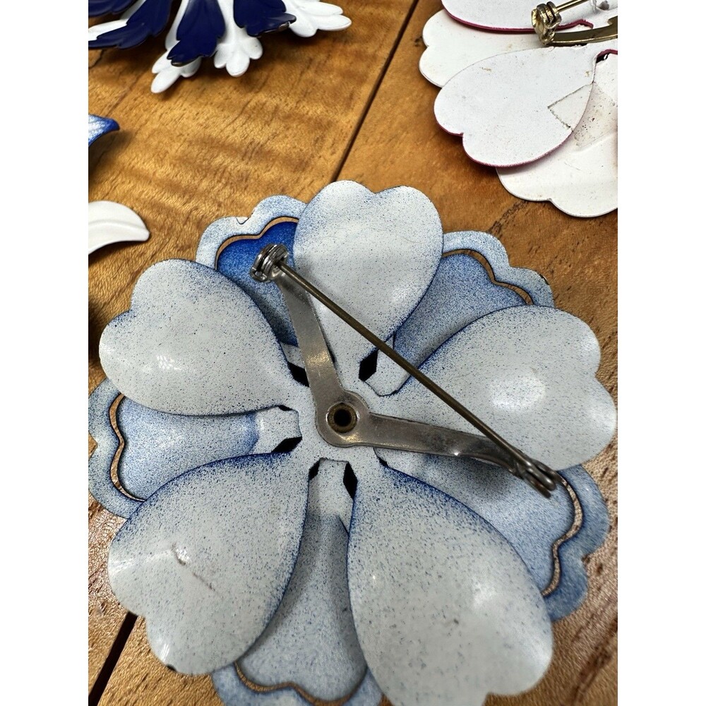Red White & Blue Enamel Flower Pins Vintage Lot - Picture 8 of 16